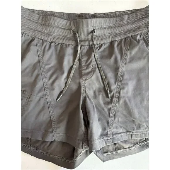 The North Face Shorts Womens Large Black Aphrodite Elastic Waist Hike Gym 4" - Picture 3 of 10
